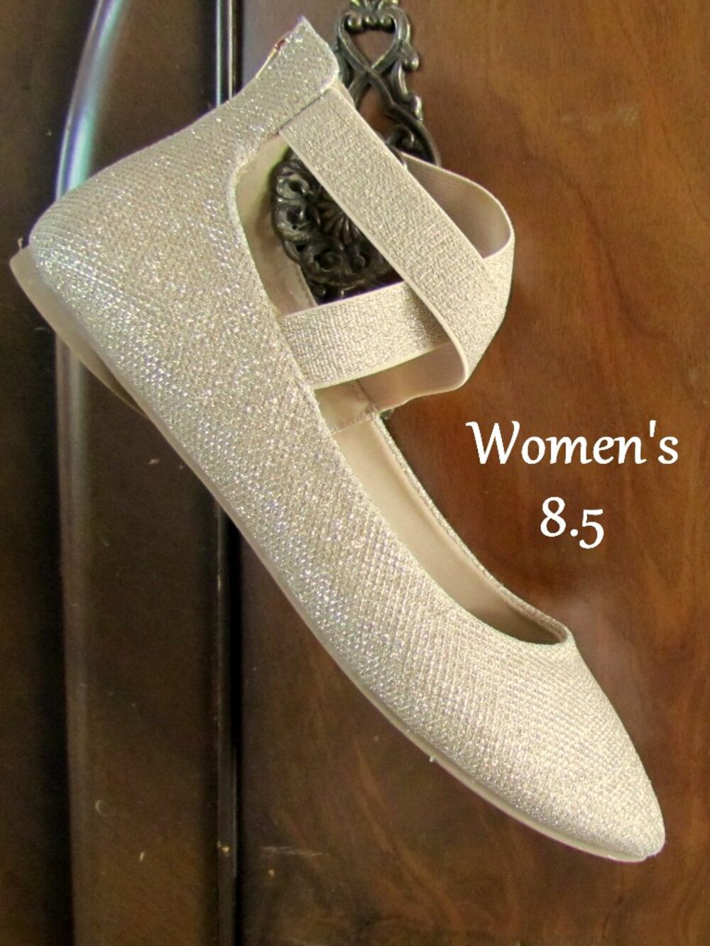 GOLD SHOES, 8 1/2, GLITTER w CRISSCROSS ANKLE STRAPS, SHOELAND FLATS, EUC